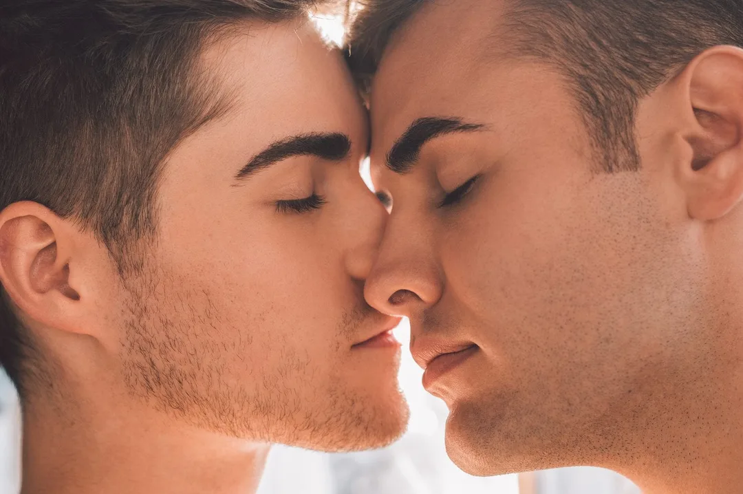 Blind vor Liebe: Warum die rosarote Brille ein echtes Phänomen ist - Coverbild