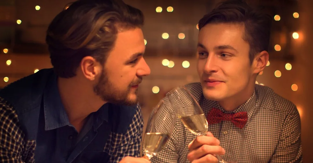 Küssen beim ersten Date - Wann der richtige Moment ist - Coverbild