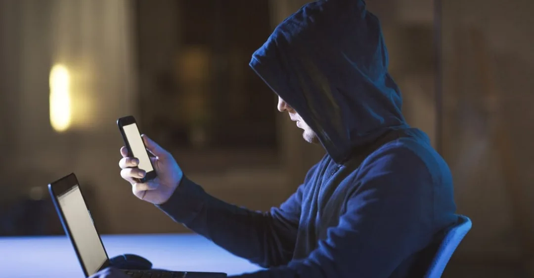 SMID und Dating-Scams - Wenn der heiße Chat zur Abzock-Falle wird - Coverbild